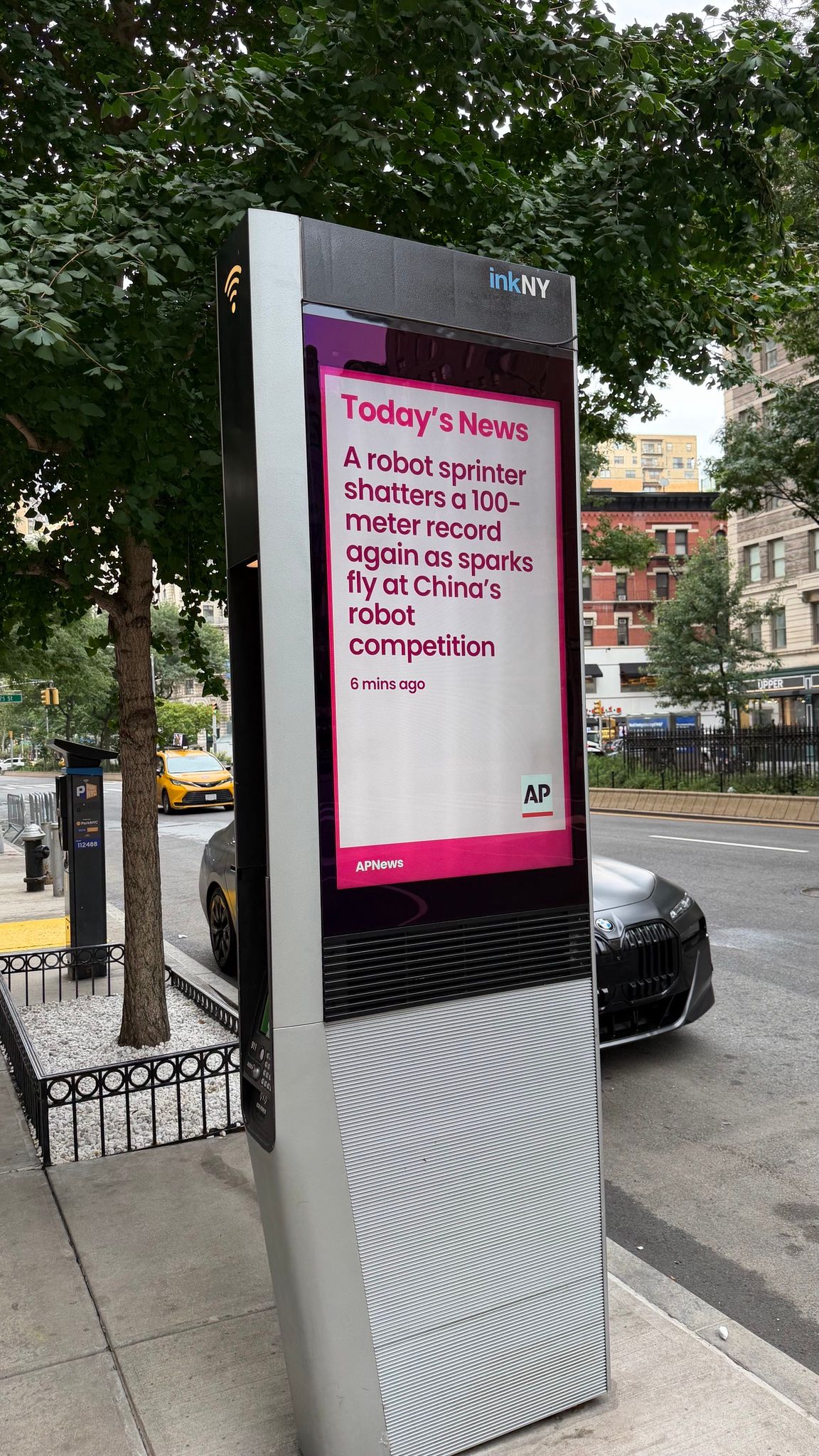 LinkNYC · Broadway & W 76th St
